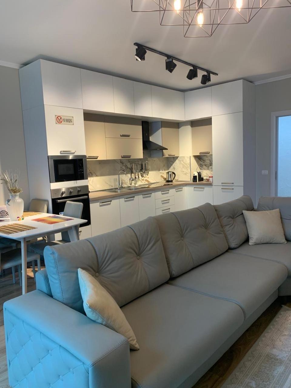 Sky & Sea View Luxury Apartments Durrës Esterno foto