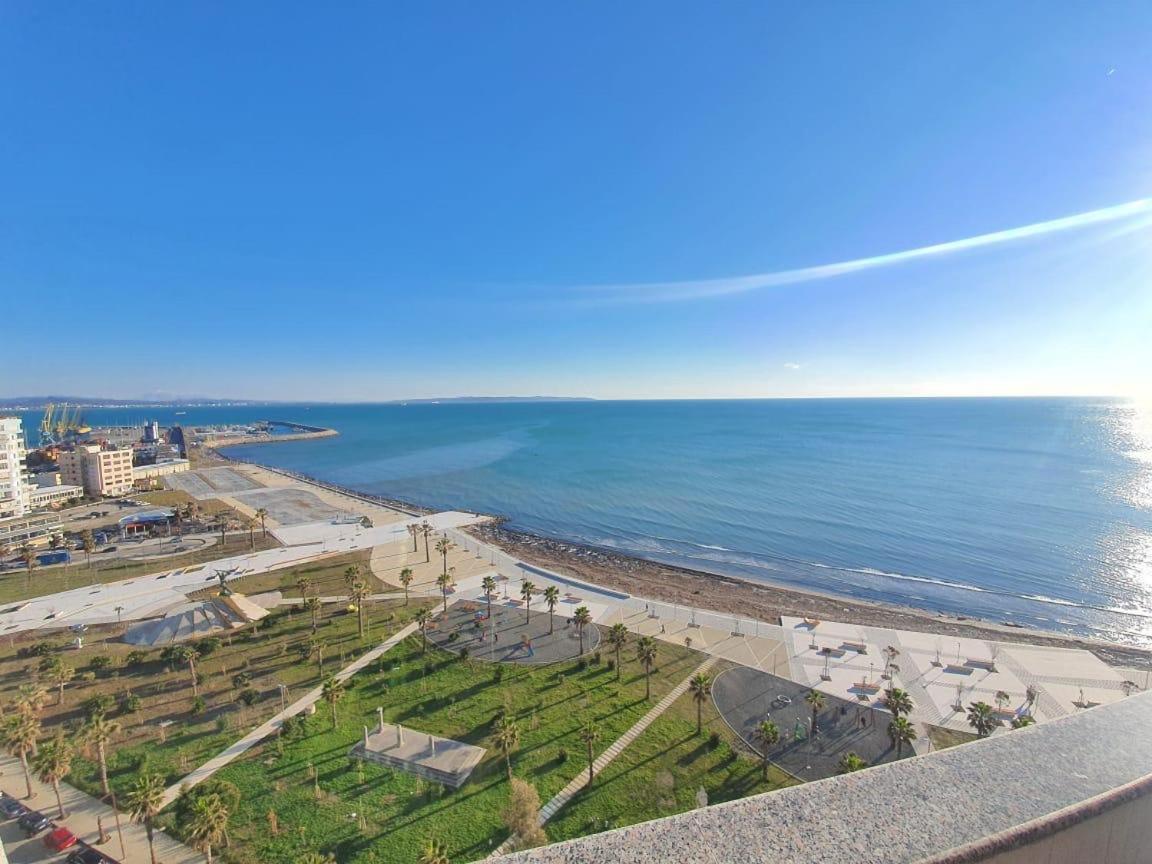 Sky & Sea View Luxury Apartments Durrës Esterno foto