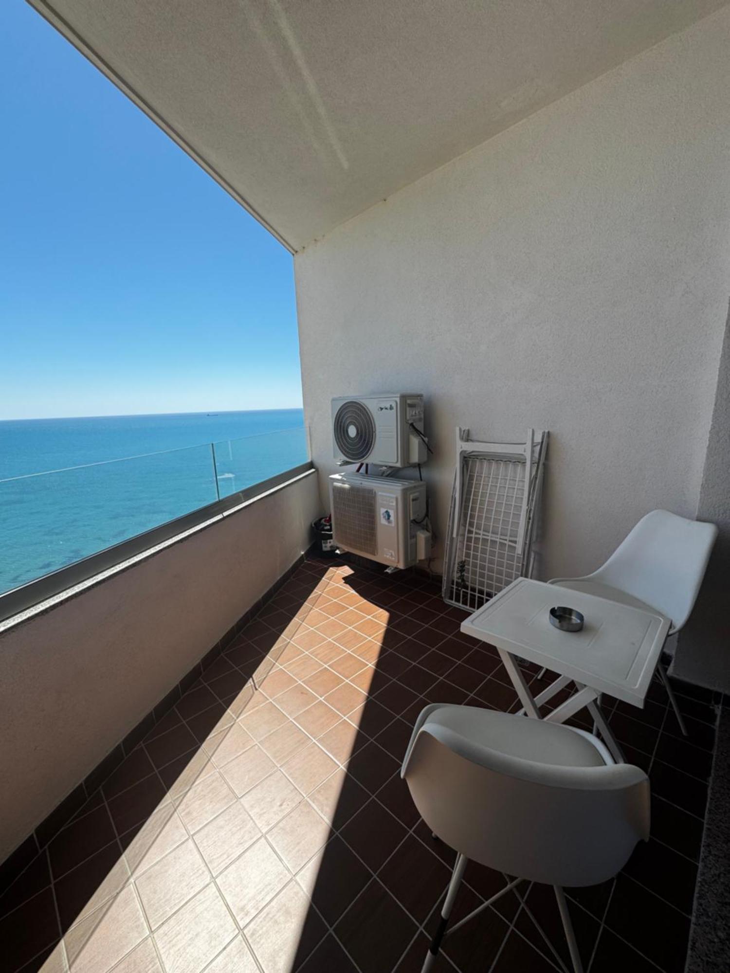 Sky & Sea View Luxury Apartments Durrës Esterno foto