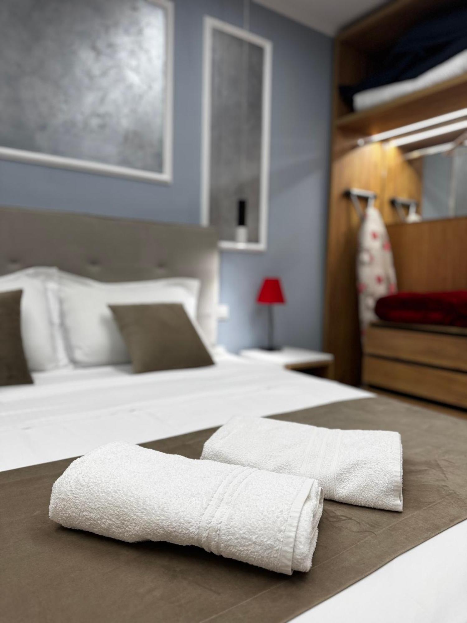 Sky & Sea View Luxury Apartments Durrës Esterno foto