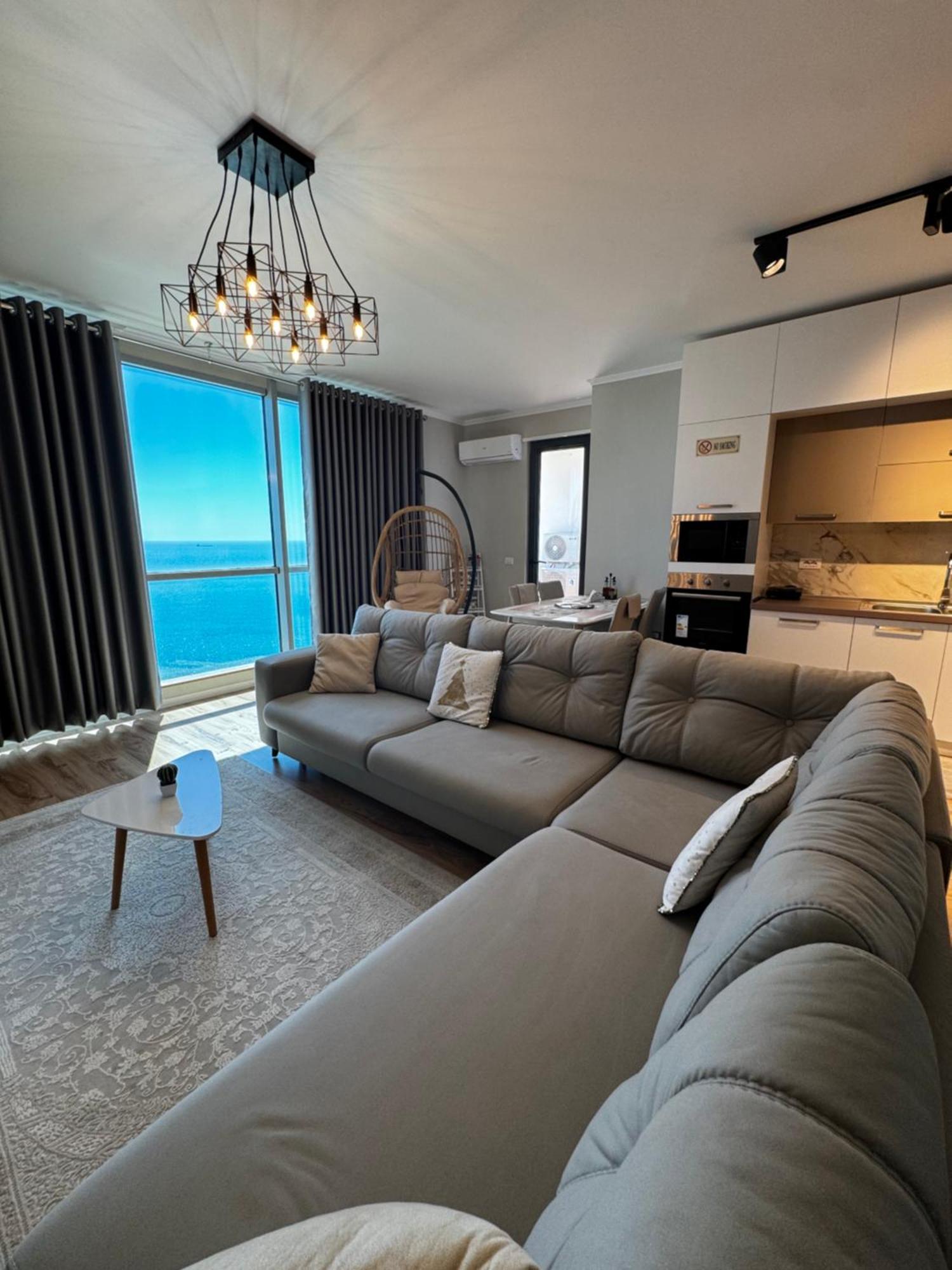 Sky & Sea View Luxury Apartments Durrës Esterno foto