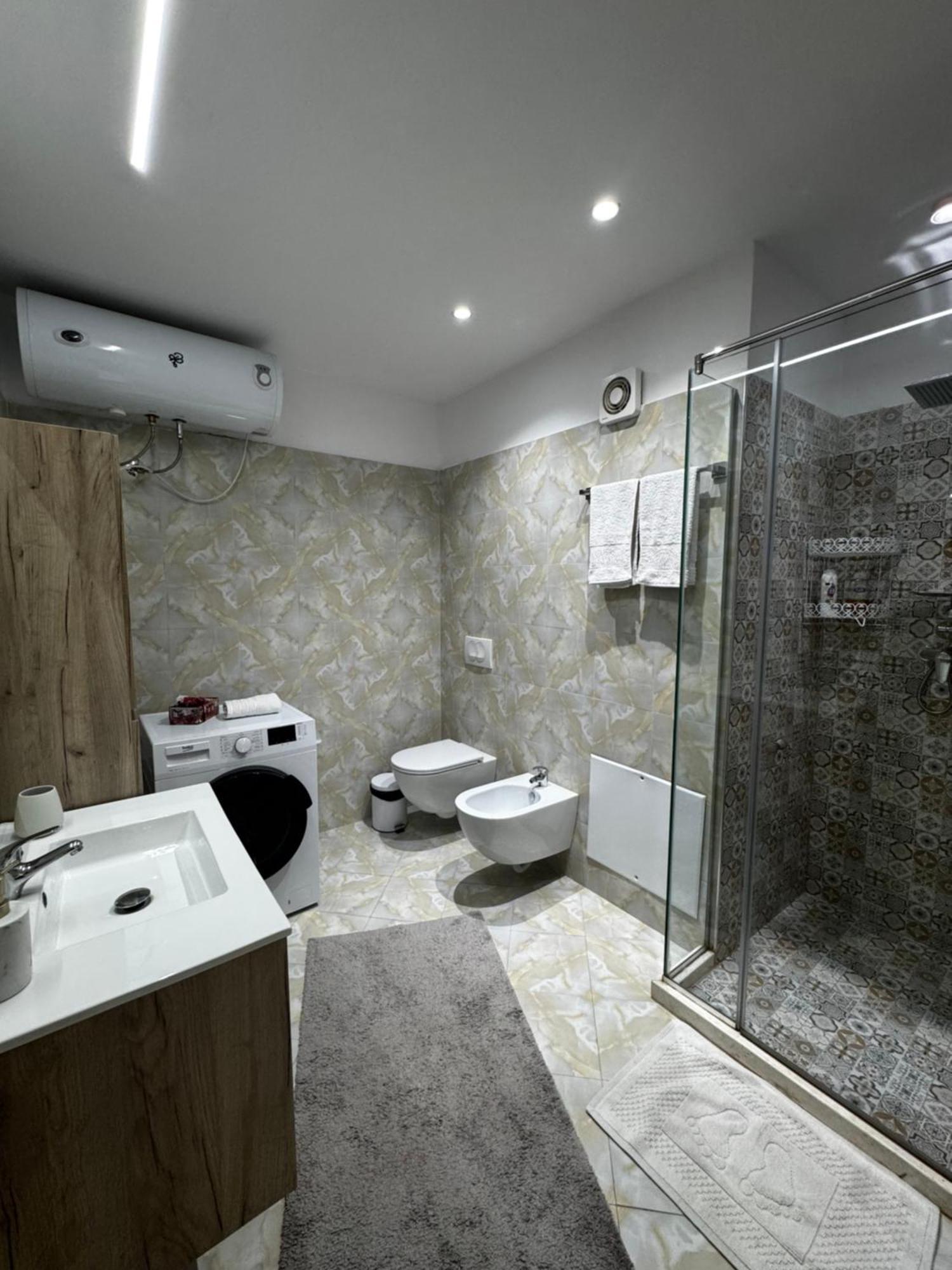 Sky & Sea View Luxury Apartments Durrës Esterno foto