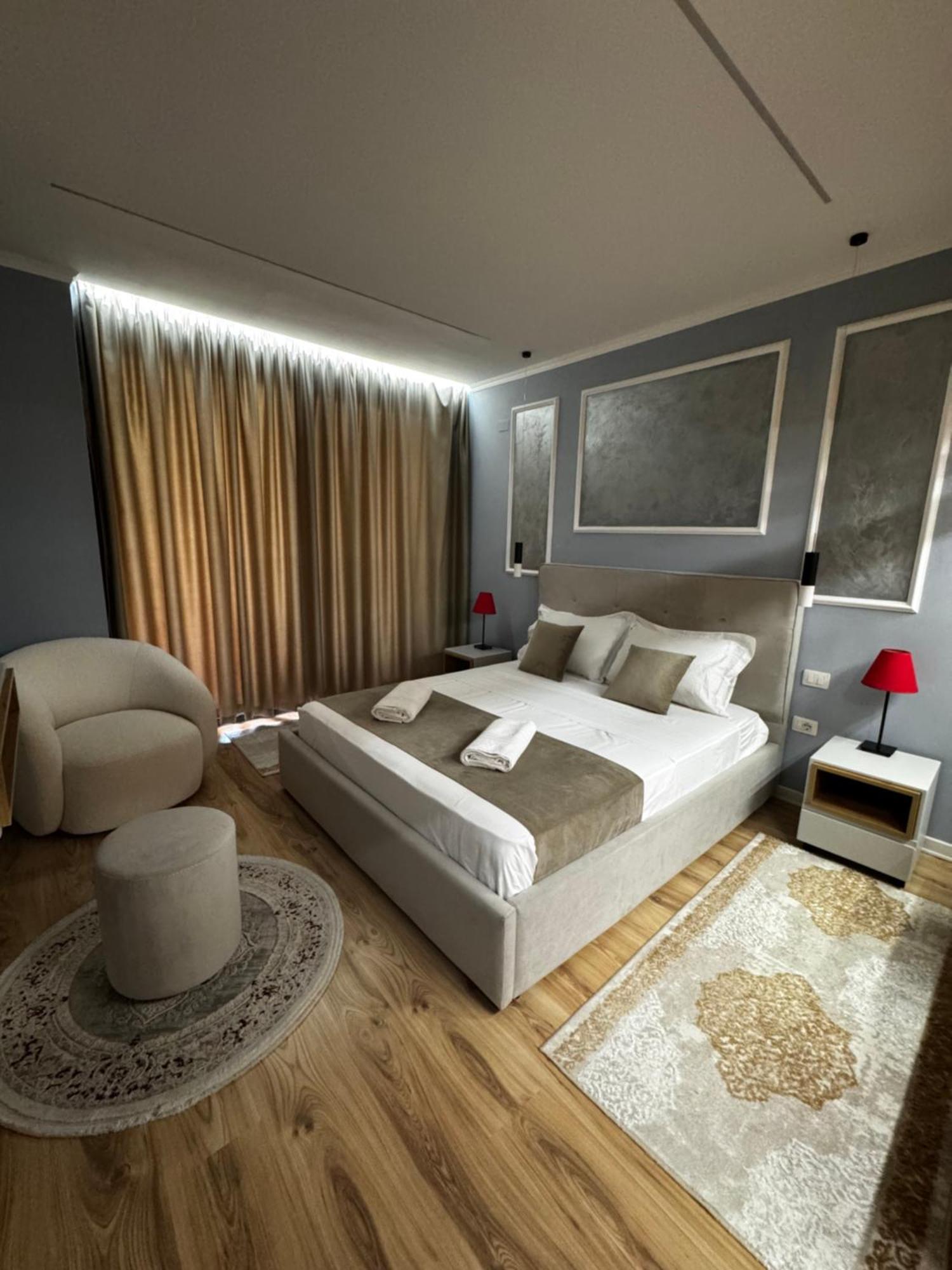 Sky & Sea View Luxury Apartments Durrës Esterno foto